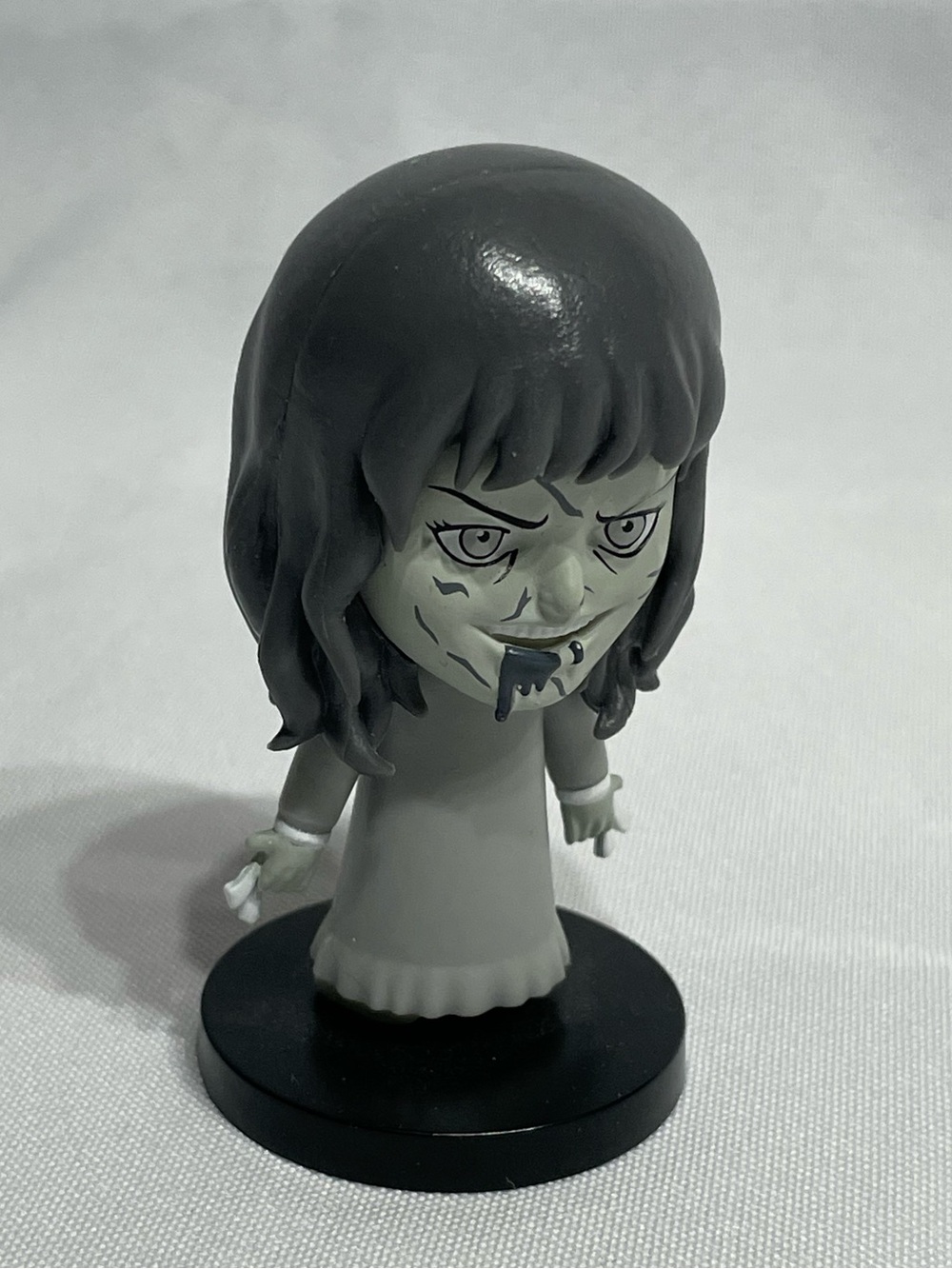 Culturefly Warner Brothers Horror Black & White Mini Vinyl Figure Regan Exorcist